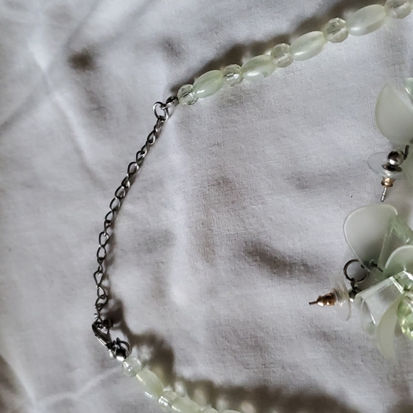 Jewelry - Picture 3 of 3